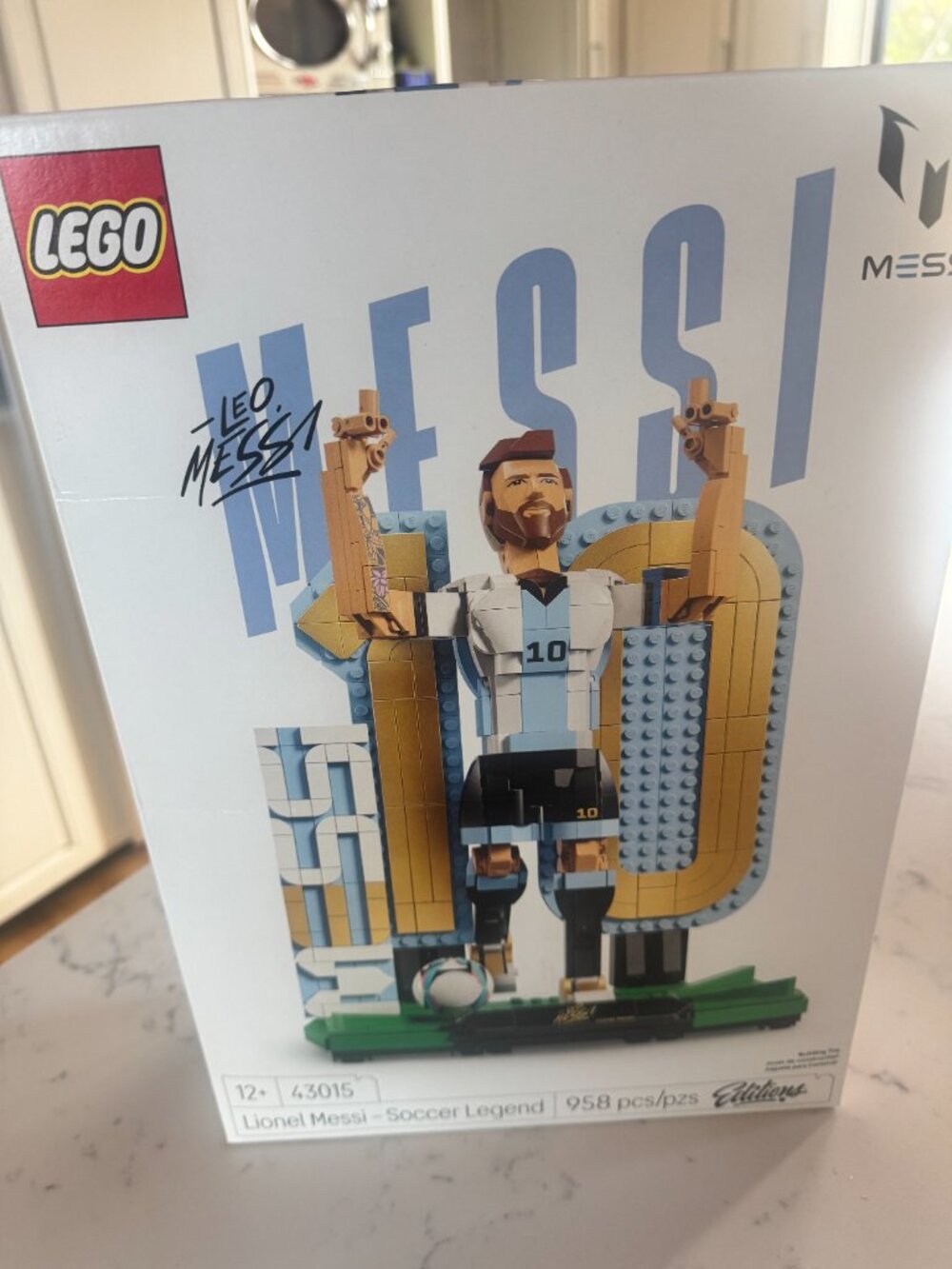 LEGO LIONEL MESSI 43015 WORLD CUP SPECIAL EDITION BRAND NEW IN BOX